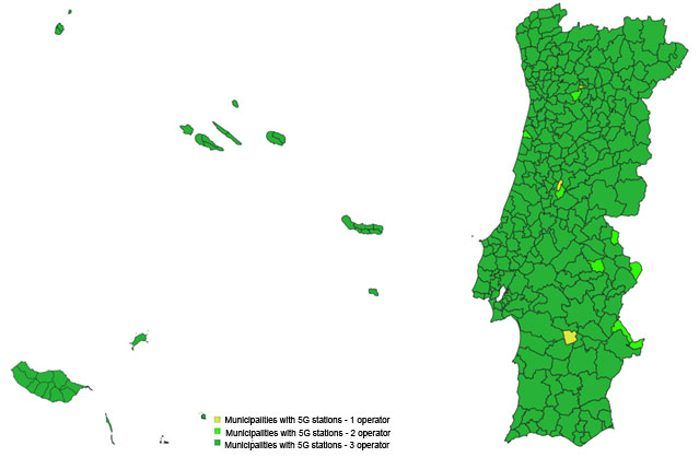 The map of the territorial dispersion of base stations by operator is shown in this figure, where municipalities with three, two or one operator are indicated.