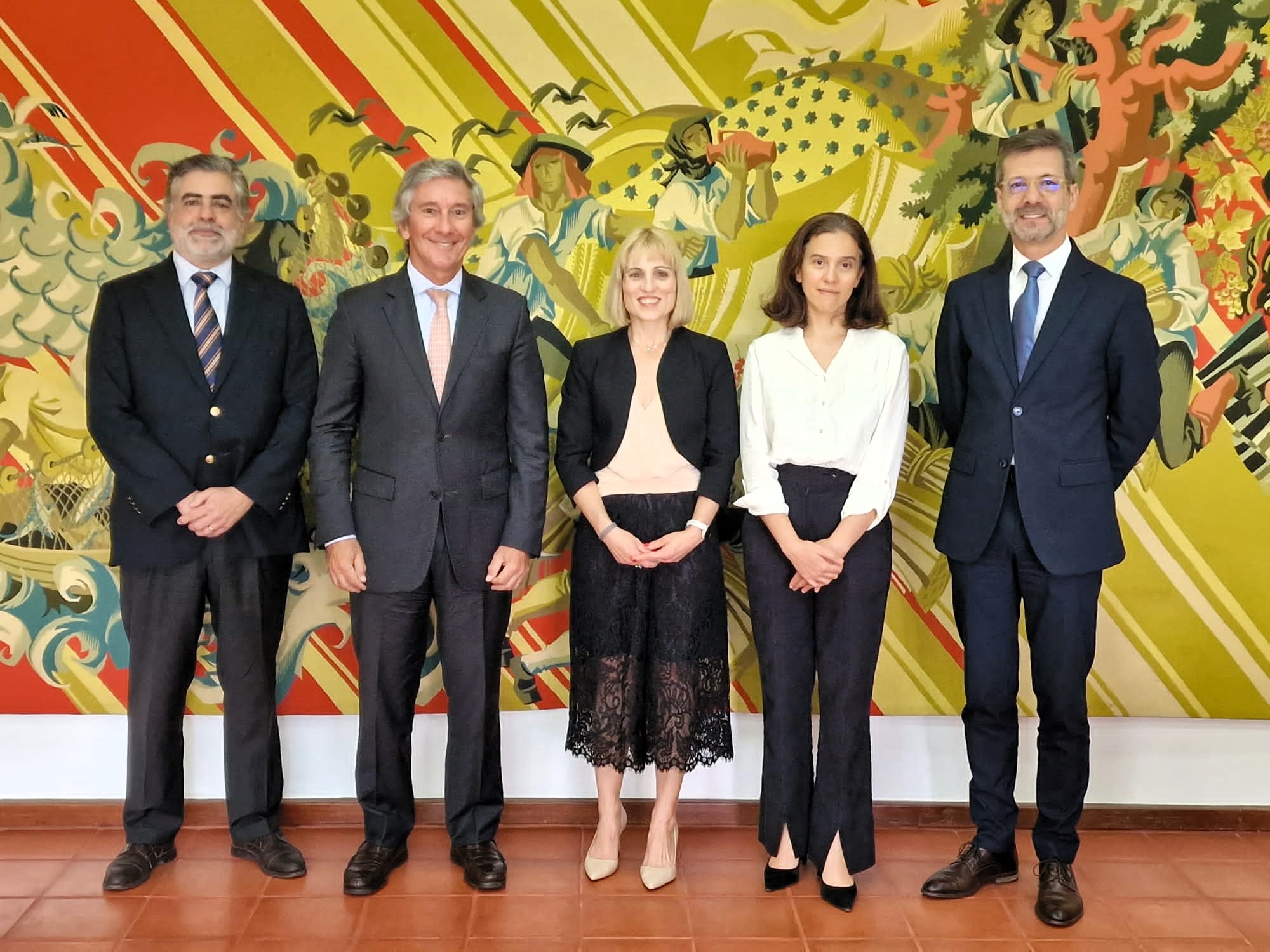 A comitiva da ANACOM recebida na Embaixada de Portugal no Brasil.