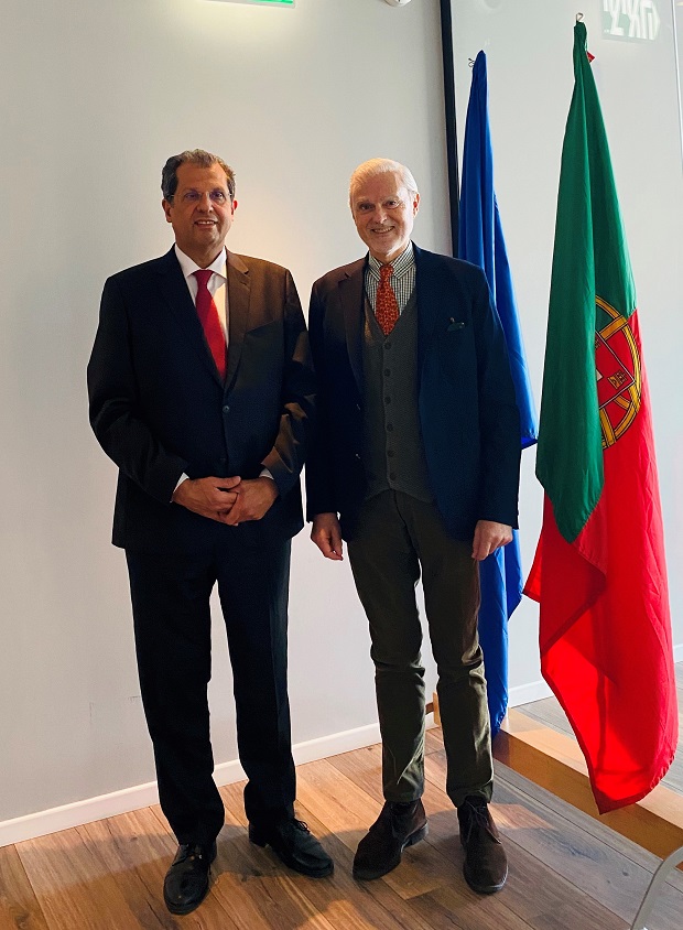 Da esquerda para a direita: João Cadete de Matos (Presidente da ANACOM) e João Bernardo Weinstein (Embaixador de Portugal em Israel).