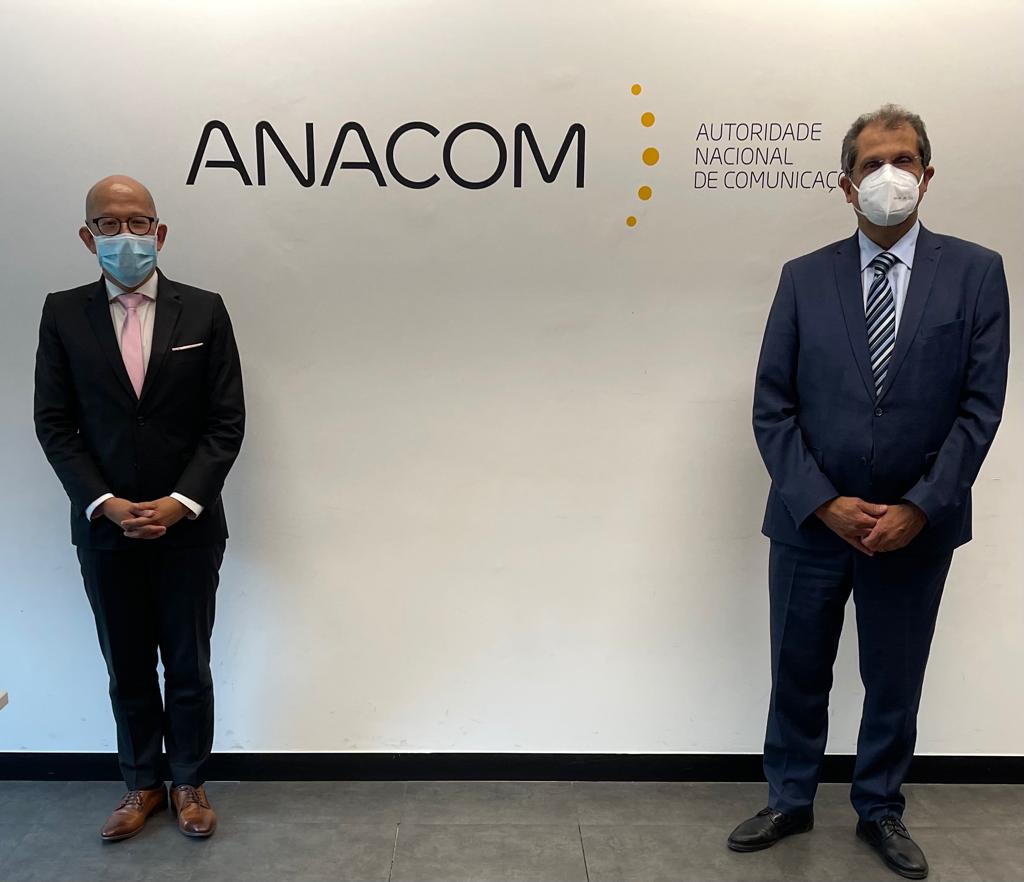 From left to right: Zainal Arif Mantaha, Ambassador of the Republic of Singapore in Portugal, and João Cadete de Matos, Chairman of ANACOM's Board of Directors